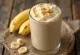 Frape me banane dhe mente e servirur