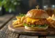 Hamburger me pulë të skuqur dhe panim krokant