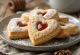 Linzer me mjaltë dhe tërshërë i shërbyer